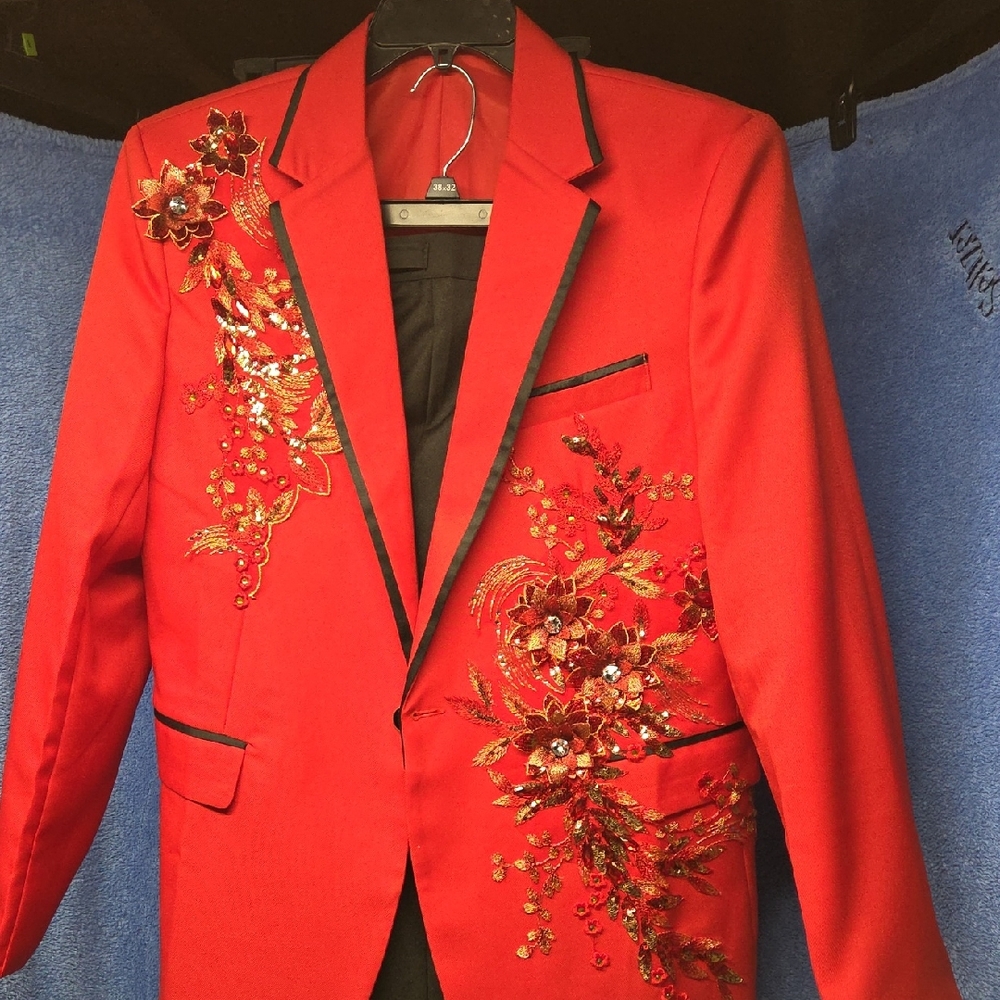 Source Unknown Red Floral Embroidered Blazer